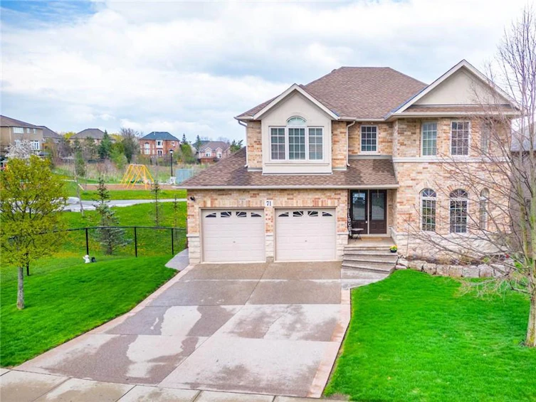71 Newcombe Road, Hamilton, ON, L9H 7T3