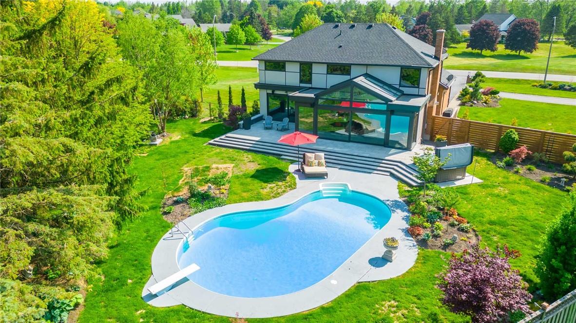 18 Karendale Crescent, Hamilton, ON, L8B 0Z6