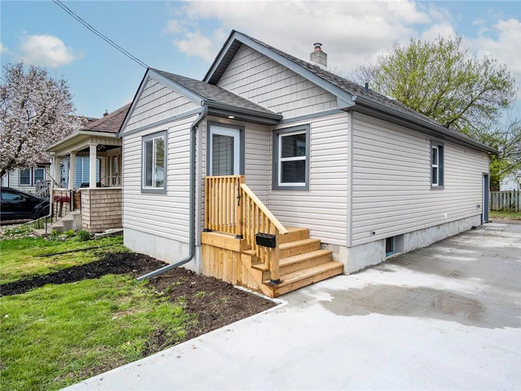 117 Grass Avenue, St. Catharines, ON, L2R 1T3