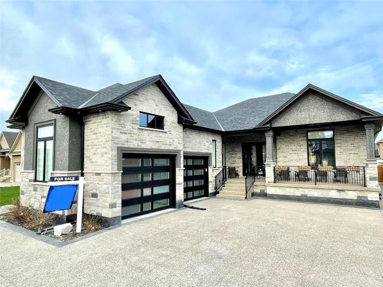 64 Eleanor Avenue, Hamilton, ON, L8W 1C8