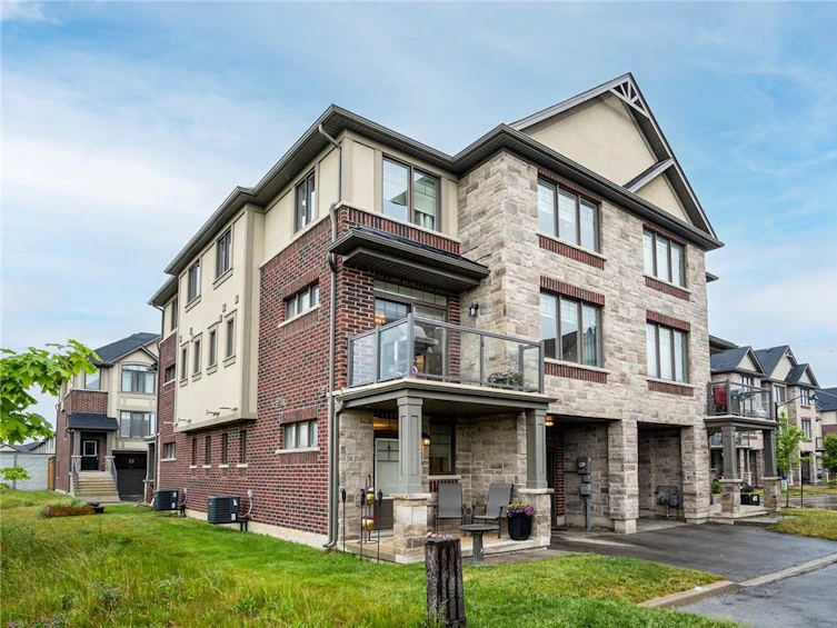 62 Farley Lane, Hamilton, ON, L9G 0H2