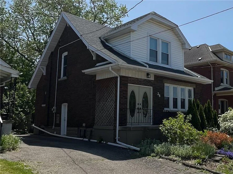 38 Longwood Road N, Hamilton, ON, L8S 3V4