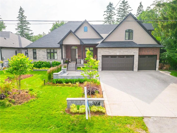 374 Woodworth Drive W, Hamilton, ON, L9G 2N3