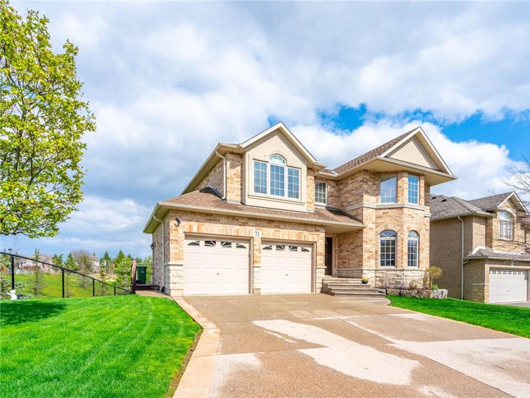 71 Newcombe Road, Hamilton, ON, L9H 7T3