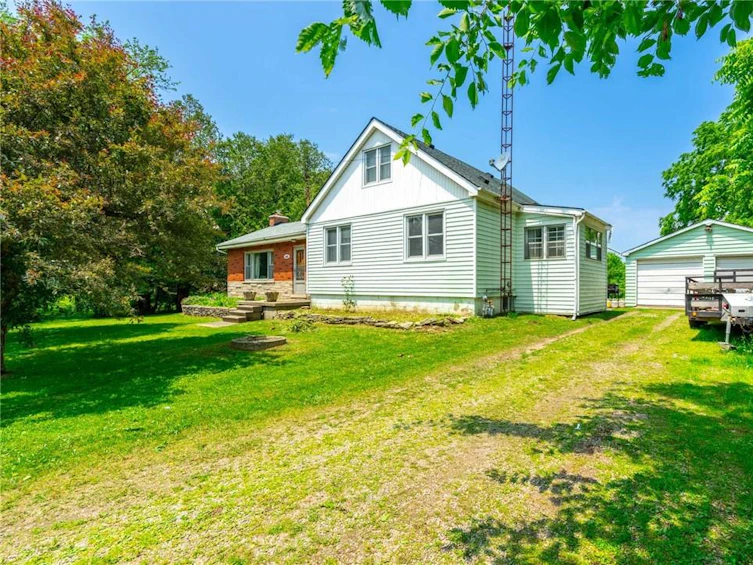 1143 4th Concession Road W, Essex, ON, L8B 1K2