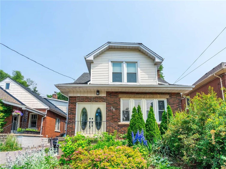38 Longwood Road N, Hamilton, ON, L8S 3V4