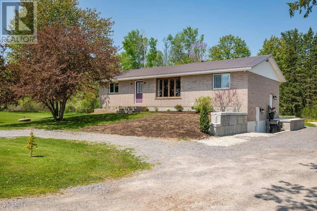 372 Hewitts Corner Road, North Algona Wilberforce, ON, House For Sale REW