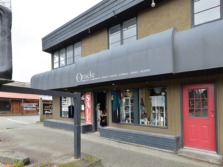 5549 Wharf Avenue, Sechelt, BC, V0N 3A0