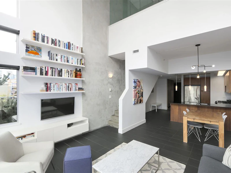 805 - 33 W Pender Street, Vancouver BC V6B 0E5