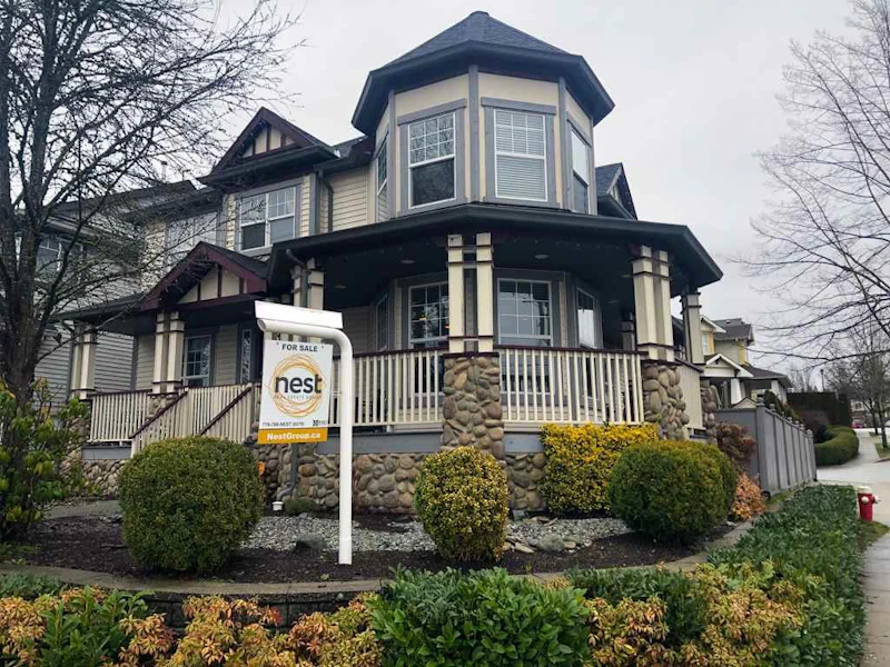 10028 240th Street, Maple Ridge BC V2W 1Z9