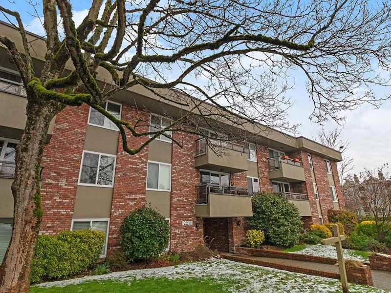 110 - 2211 W 5th Avenue, Vancouver BC V6K 1S4
