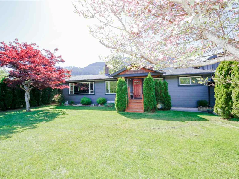 41521 Grant Road, Squamish BC V0N 0A4
