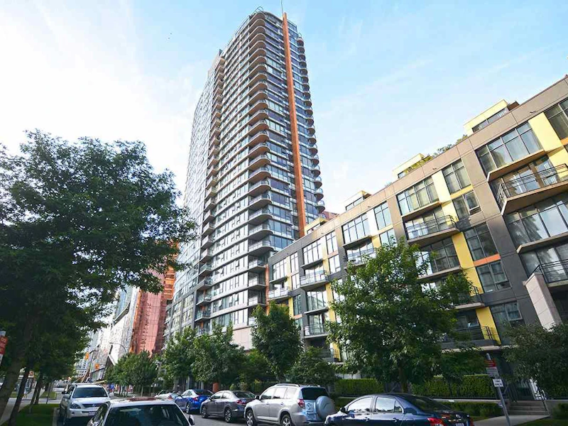 801 - 33 Smithe Street, Vancouver BC V6B 0B5