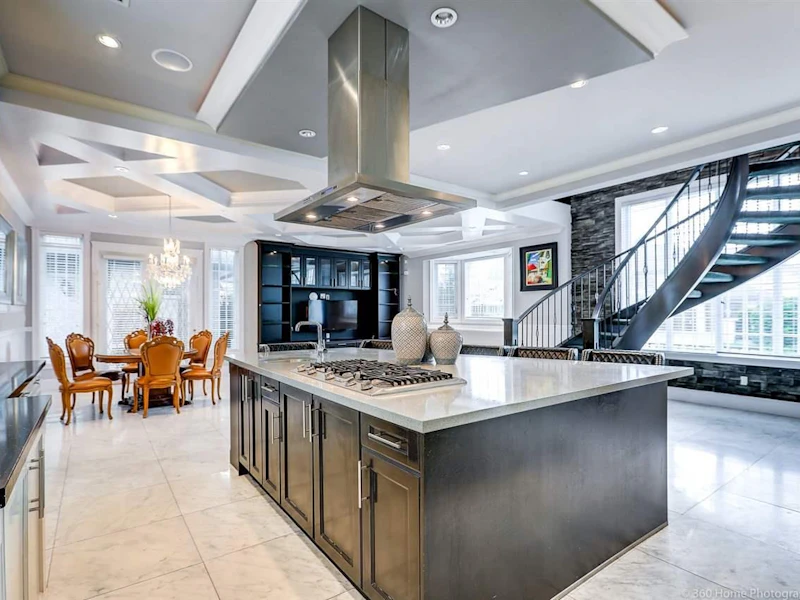 9200 Dolphin Avenue, Richmond BC V6Y 1C5