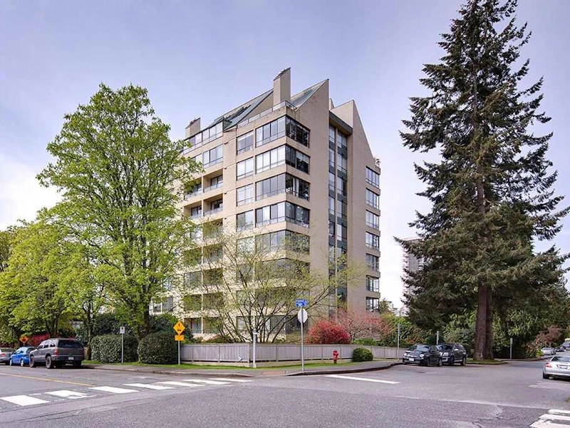 401 - 1412 Esquimalt Avenue, West Vancouver BC V7T 1K7