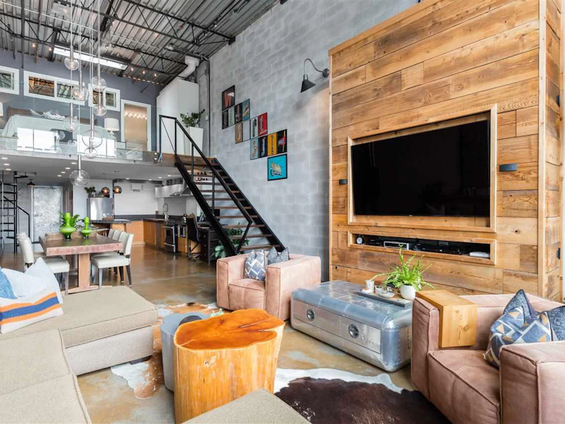 315 - 1220 E Pender Street, Vancouver BC V6A 1W8