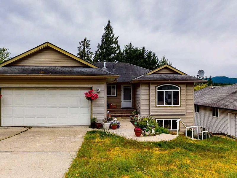 5853 Turnstone Crescent, Sechelt BC