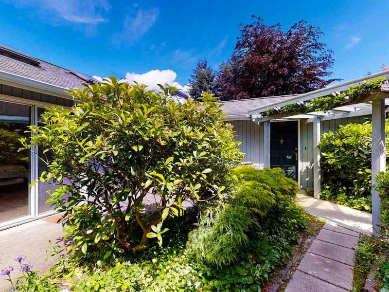 5824 Medusa Street, Sechelt BC