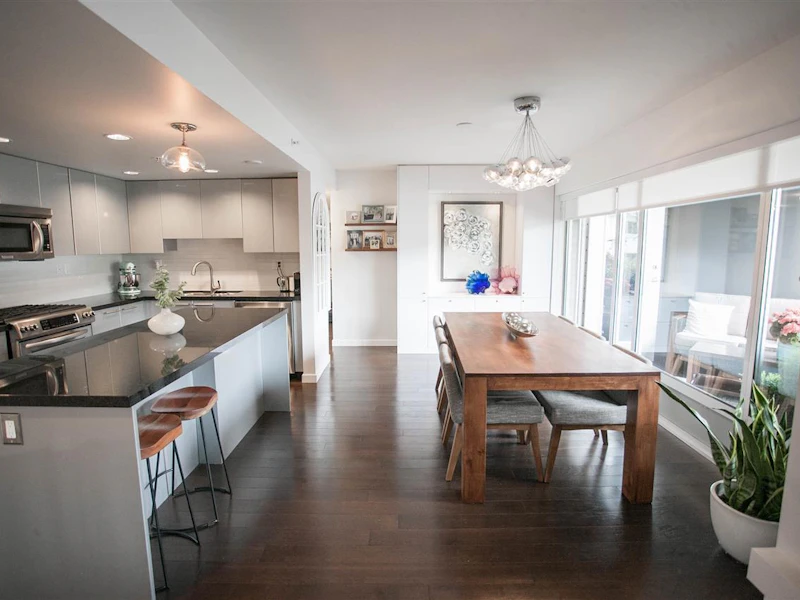 110 - 1288 Chesterfield Avenue, North Vancouver BC V7M 0A5