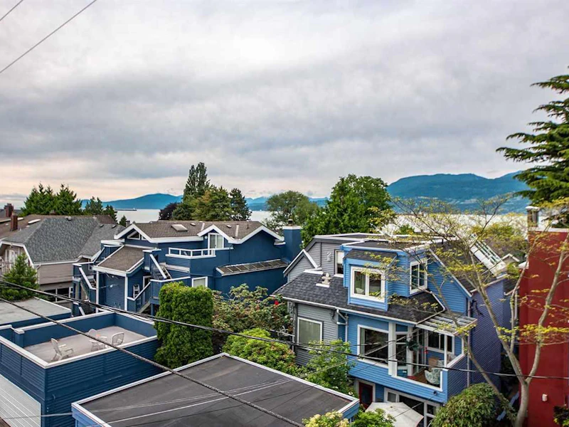 1553 Larch Street, Vancouver BC V6K 3N6