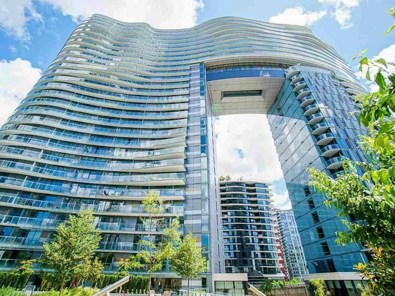 2213 - 89 Nelson Street, Vancouver BC