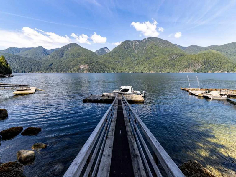 28 Johnson Island, Revelstoke BC