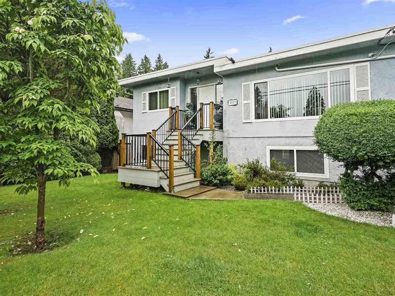 3327 Allan Road, North Vancouver BC V7J 3C6