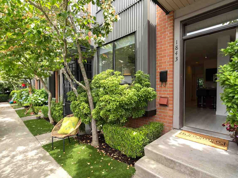 1843 Stainsbury Avenue, Vancouver BC V5N 2M6