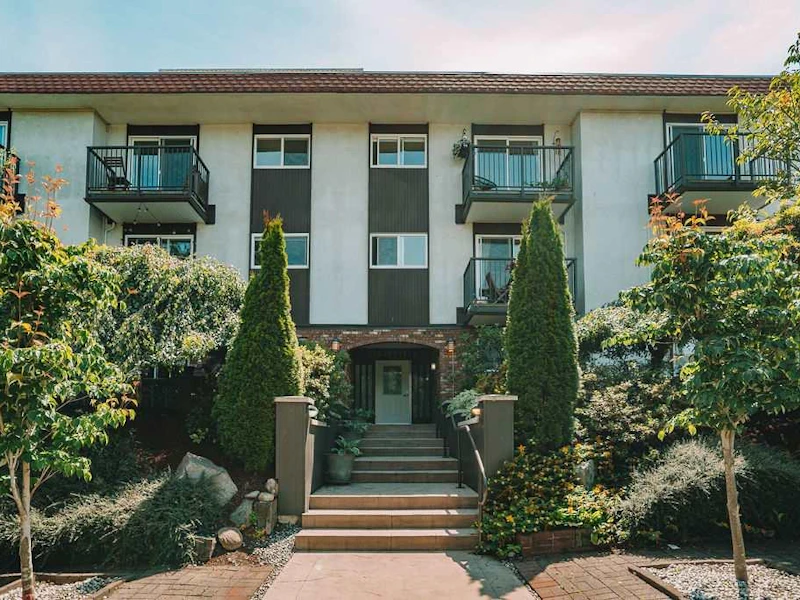 304 - 2234 W 1st Avenue, Vancouver BC V6K 1G1