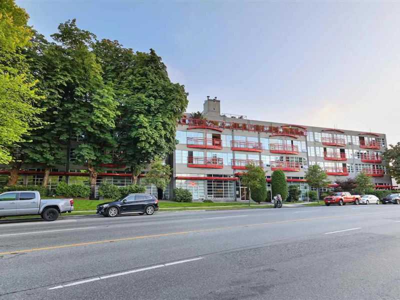 201 - 350 E 2nd Avenue, Vancouver BC V5T 4R8
