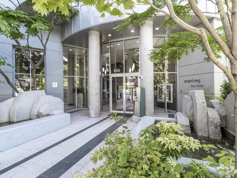 202 - 1050 Smithe Street, Vancouver BC V6E 4T4
