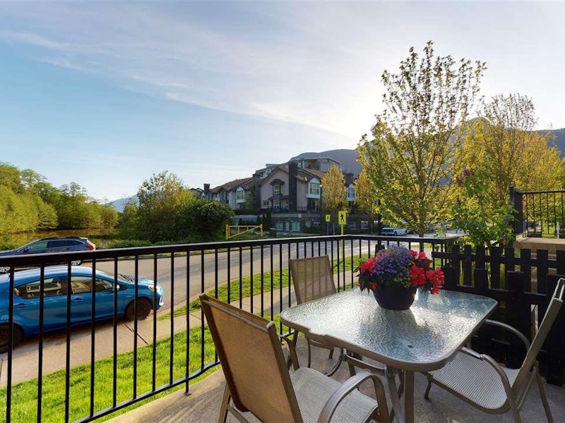 4 - 1261 Main Street, Squamish BC V8B 0P7