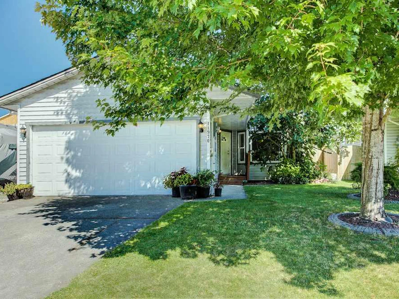 11970 238b Street, Maple Ridge BC V4R 1W3