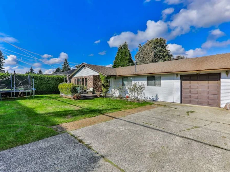 19371 Hammond Road, Pitt Meadows BC V3Y 1H5
