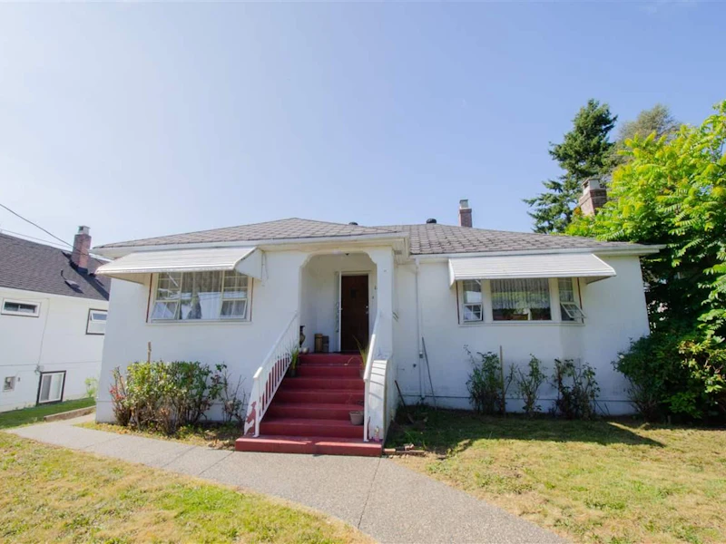 1605 London Street, New Westminster BC V3M 3C8