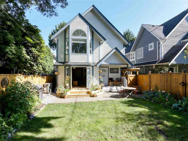 3651 W 8th Avenue, Vancouver BC V6R 1Y9