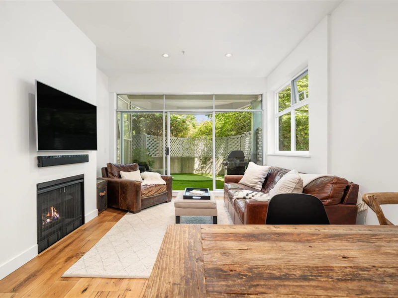109 - 2250 W 3rd Avenue, Vancouver BC V6K 1L4