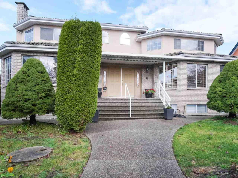 585 E 52nd Avenue, Vancouver BC V5X 1G8