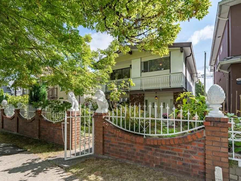 5022 Elgin Street, Vancouver BC V5W 3J6