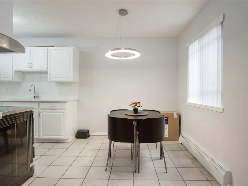 105 - 725 Commercial Drive, Vancouver BC V5L 3W4