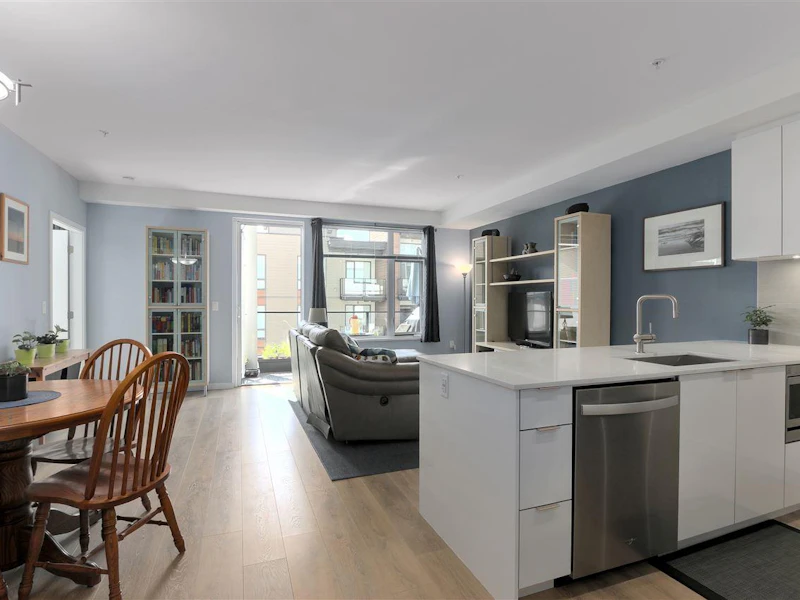 305 - 725 Marine Drive, North Vancouver BC