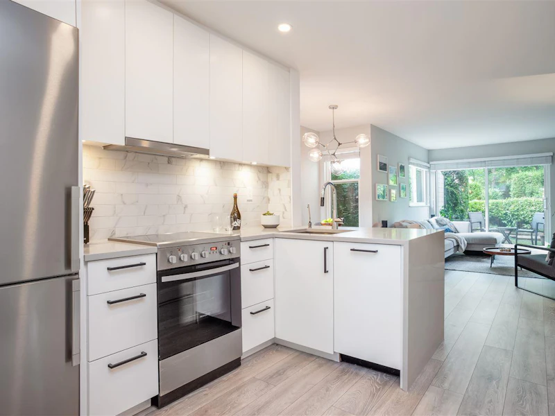1 - 460 W 16th Avenue, Vancouver BC V5Y 1Z3