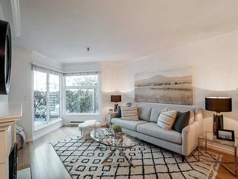 106 - 2010 W 8th Avenue, Vancouver BC V6J 1W5