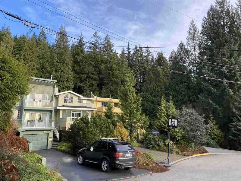 1336 Borthwick Road, North Vancouver BC V7K 1X8