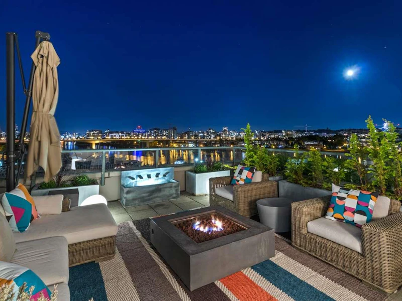 612 - 1228 Marinaside Crescent, Vancouver BC V6Z 2W4