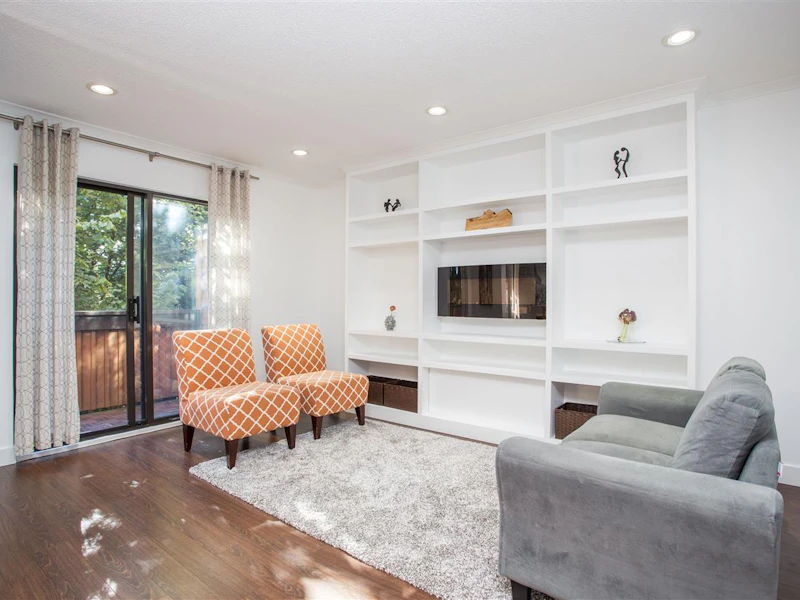 220 Cardiff Way, Port Moody BC V3H 3X8