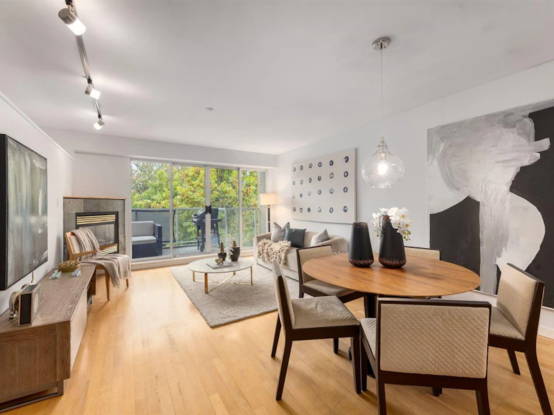 301 - 2522 Waterloo Street, Vancouver BC V6R 3H5