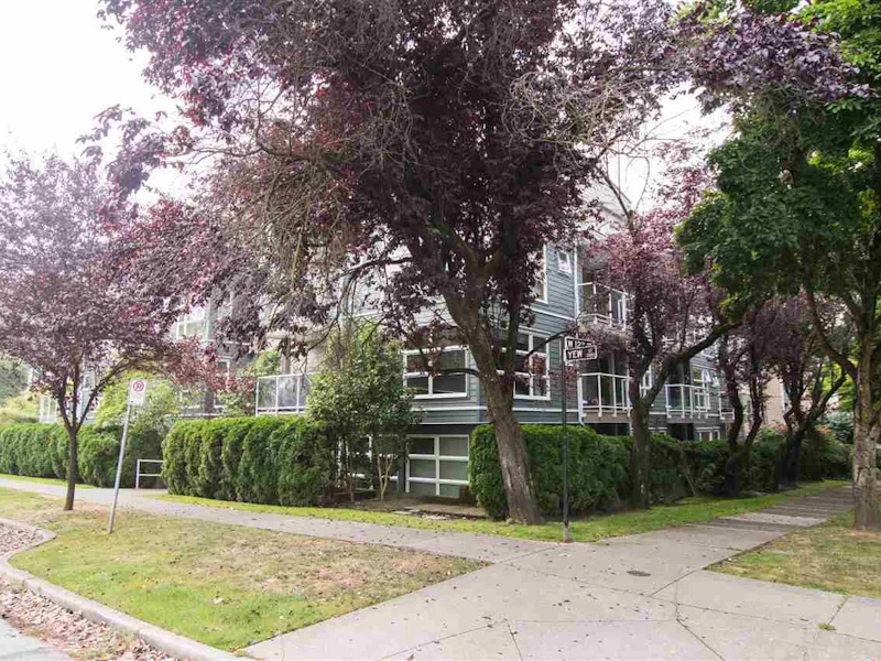 404 - 2815 Yew Street, Vancouver BC V6K 3H6
