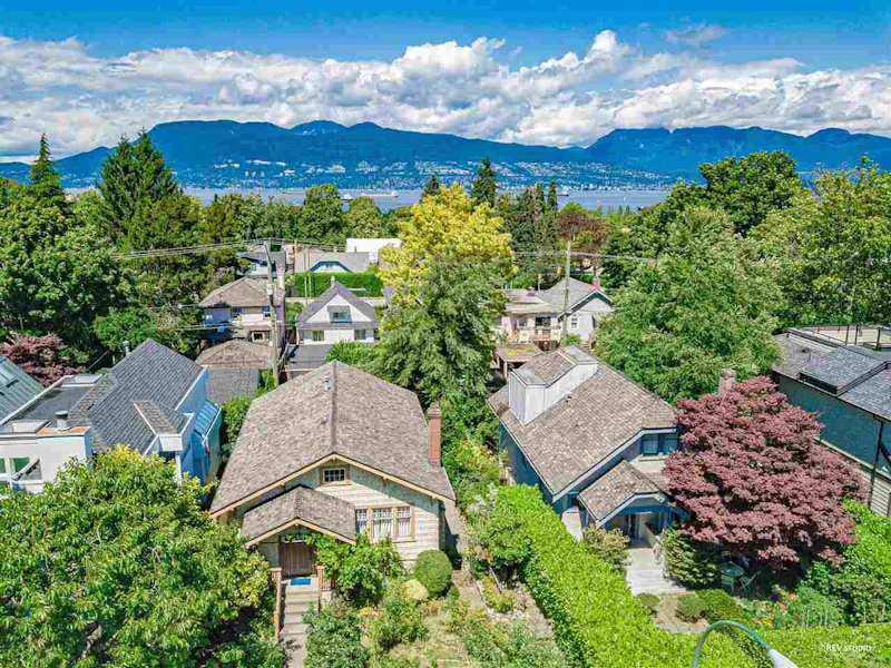 4117 W 11th Avenue, Vancouver BC V6R 2L5