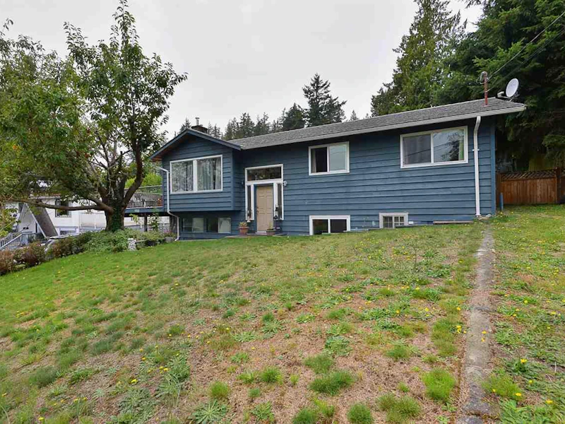 5723 Trail Avenue, Sechelt BC